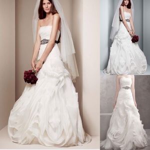 Vera Wang White Organza Trumpet Wedding Gown